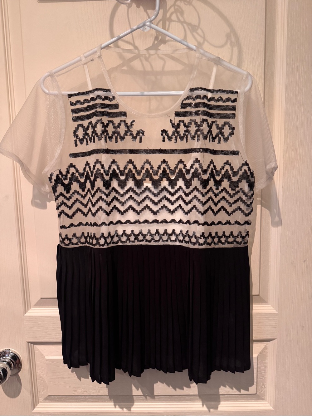Black and White Embroidered Mesh Short Sleeve Blouse